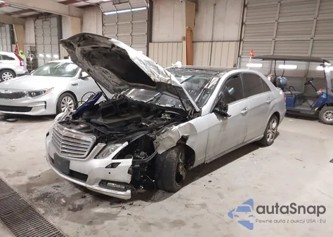 2011 Mercedes-Benz E 350 4Matic z USA, uszkodzony, nr VIN WDDHF8HB2BA325421